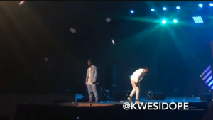 Reign Concert: Shatta fans throw missiles at Kwaw Kese